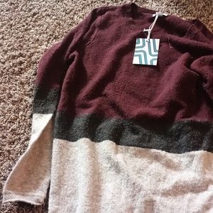 Medium, women's, market and spruce sweater, colorblock maroon, grey, light grey